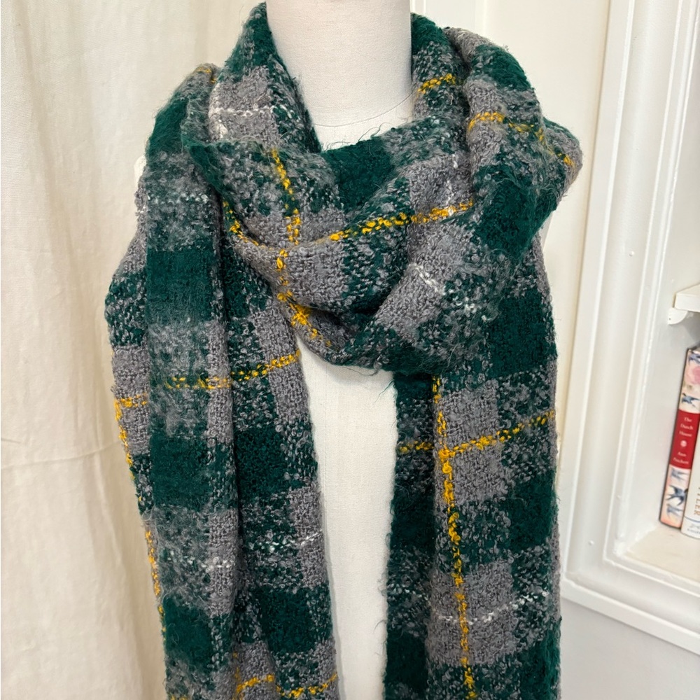 BDG Scarf - Picture 2 of 5